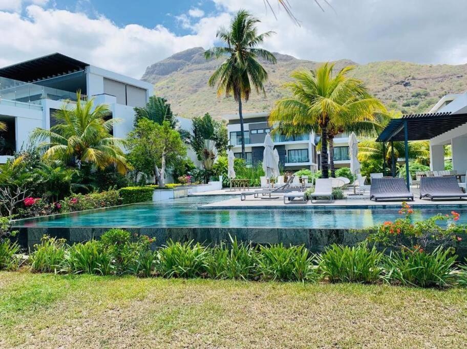 Latitude Luxury Seafront Suite Rivière Noire エクステリア 写真