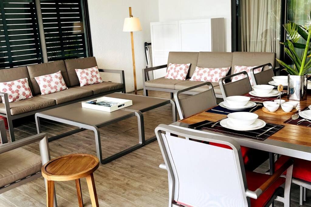 Latitude Luxury Seafront Suite Rivière Noire エクステリア 写真